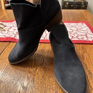Lucky Bran Navy Blue Ankle Booties